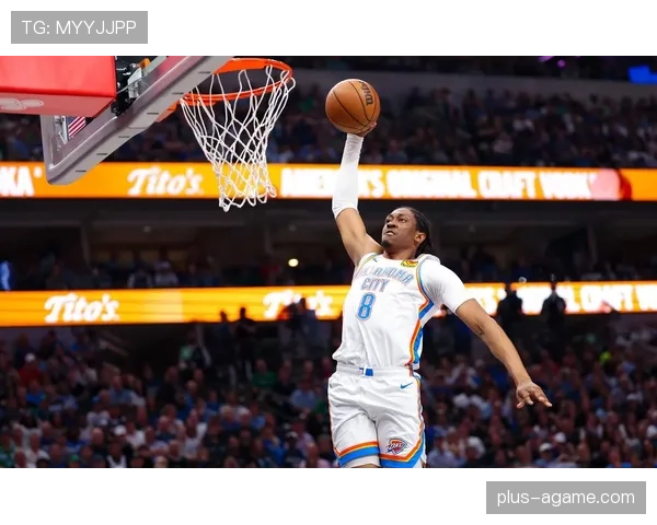 杰伦威廉姆斯无球跑位撕扯对方主防较上季更高效